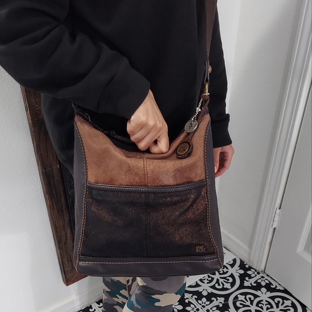 SOLD - THE SAK CROSSBODY BAG